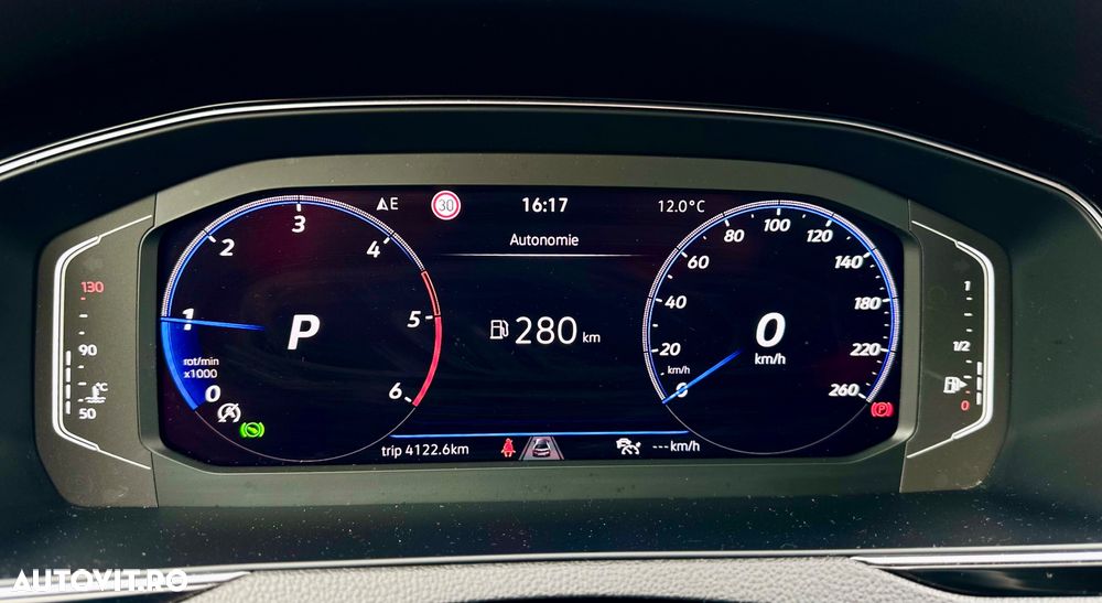 Volkswagen Passat Variant 2.0 TDI DSG Highline - 25