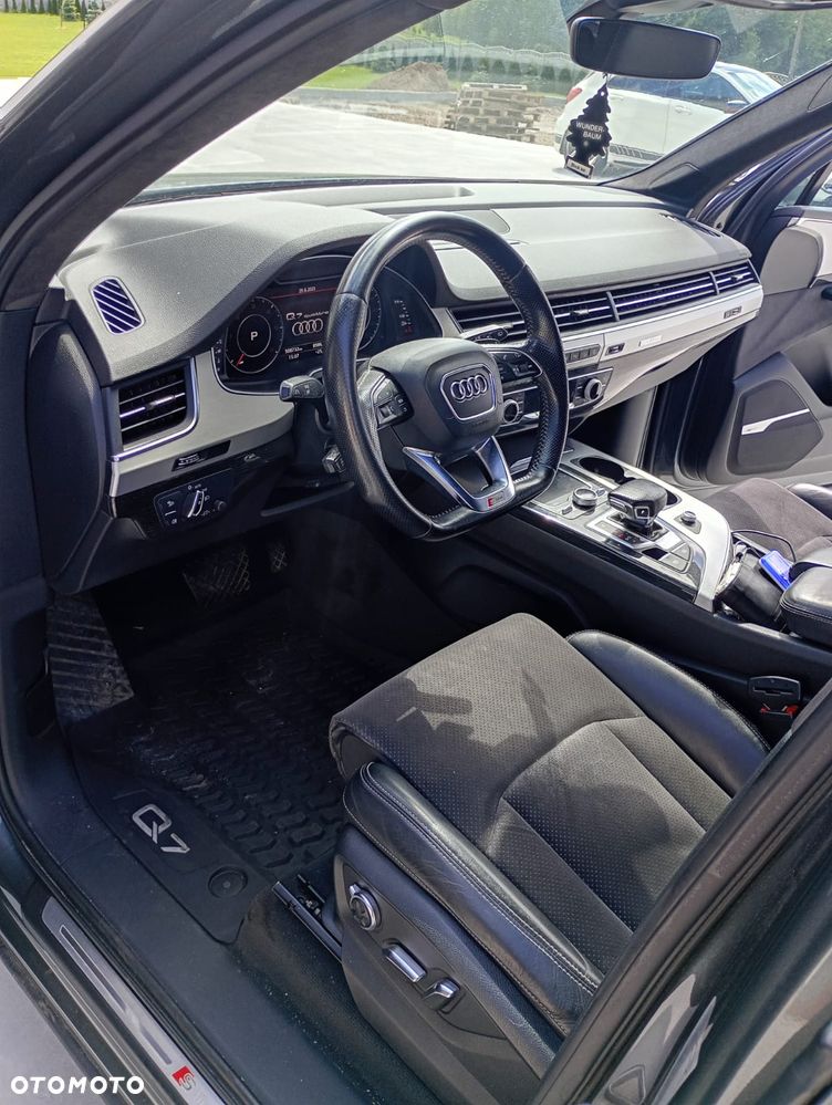 Audi Q7 - 10