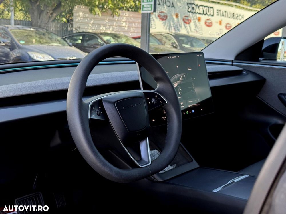 Tesla Model 3 - 5
