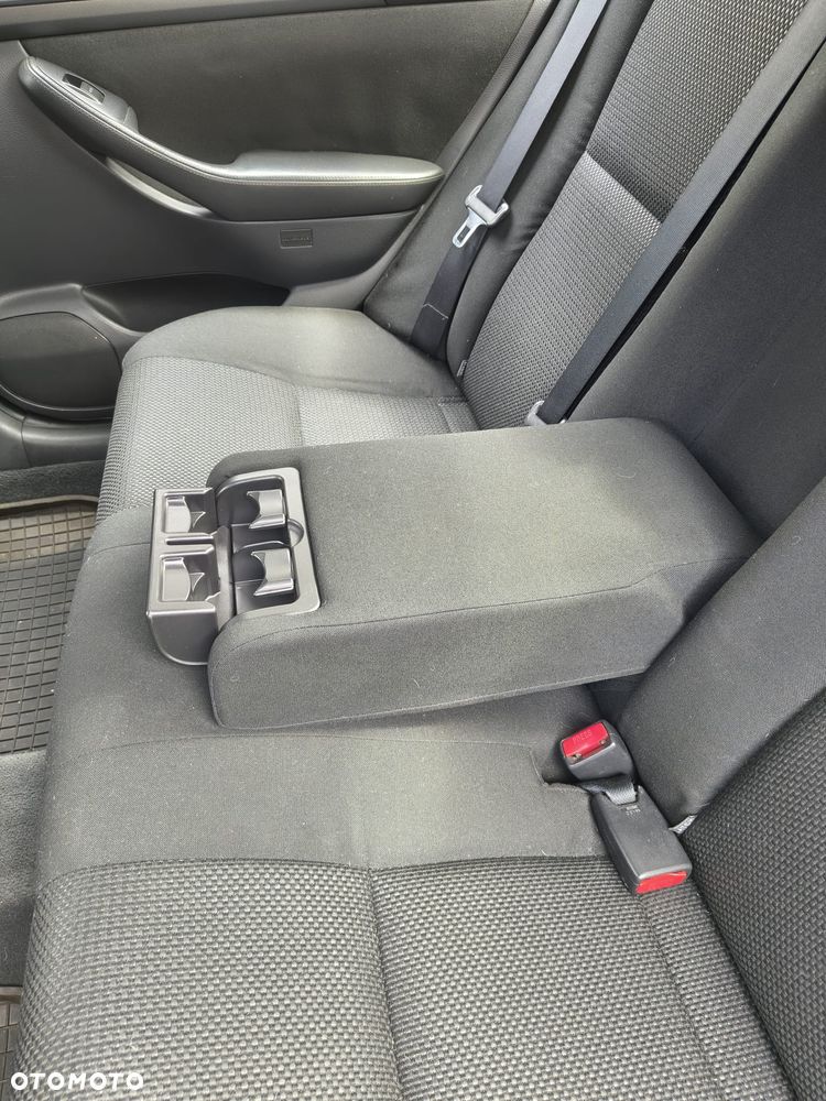 Toyota Avensis 2.0 D-4D Sol - 12
