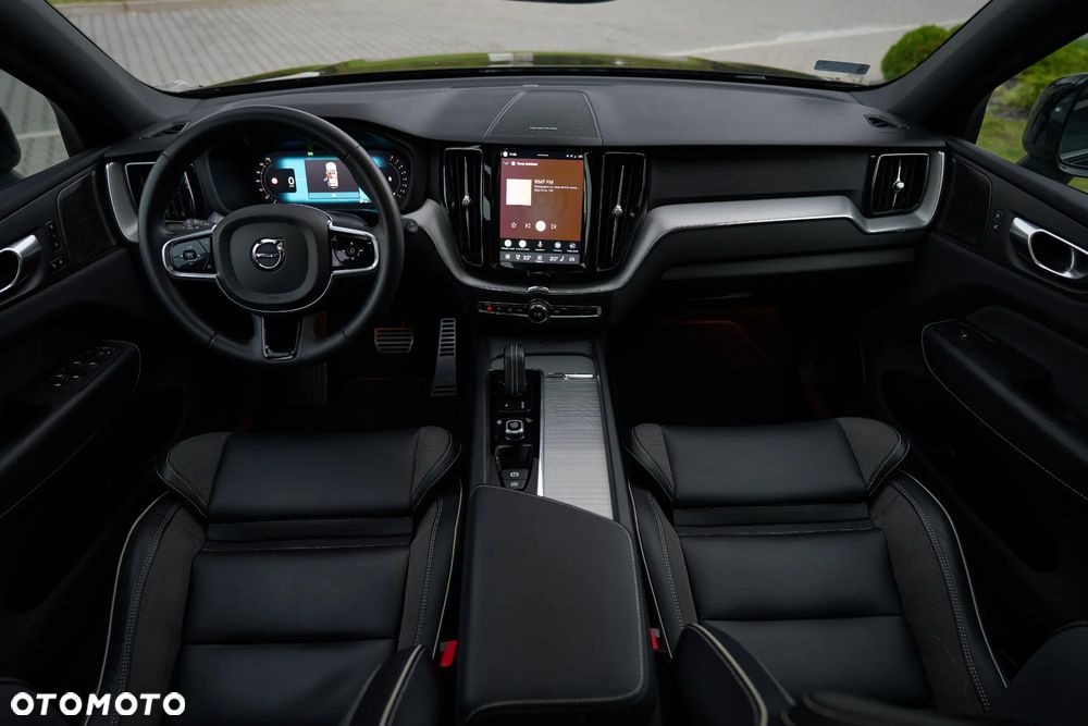 Volvo XC 60 B4 B R-Design - 27