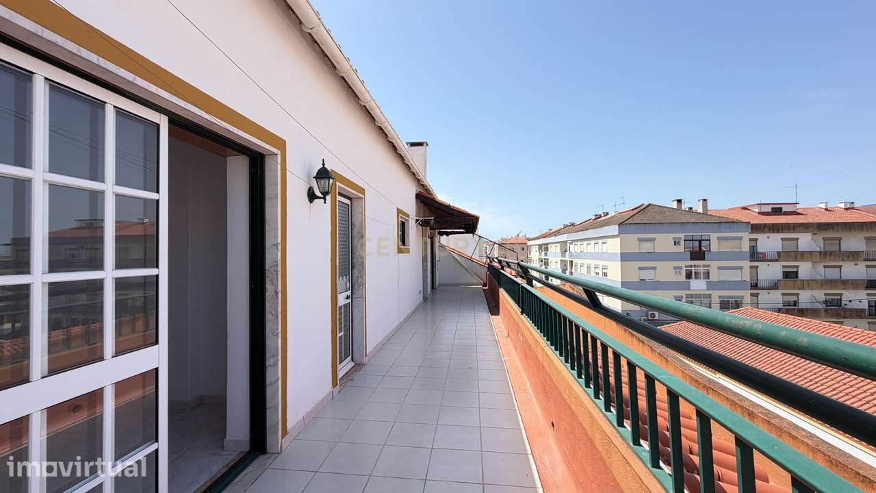 Apartamento T3 com Espaçosa Varanda e Excelente Localização no Pinhal - Grande imagem: 4/31