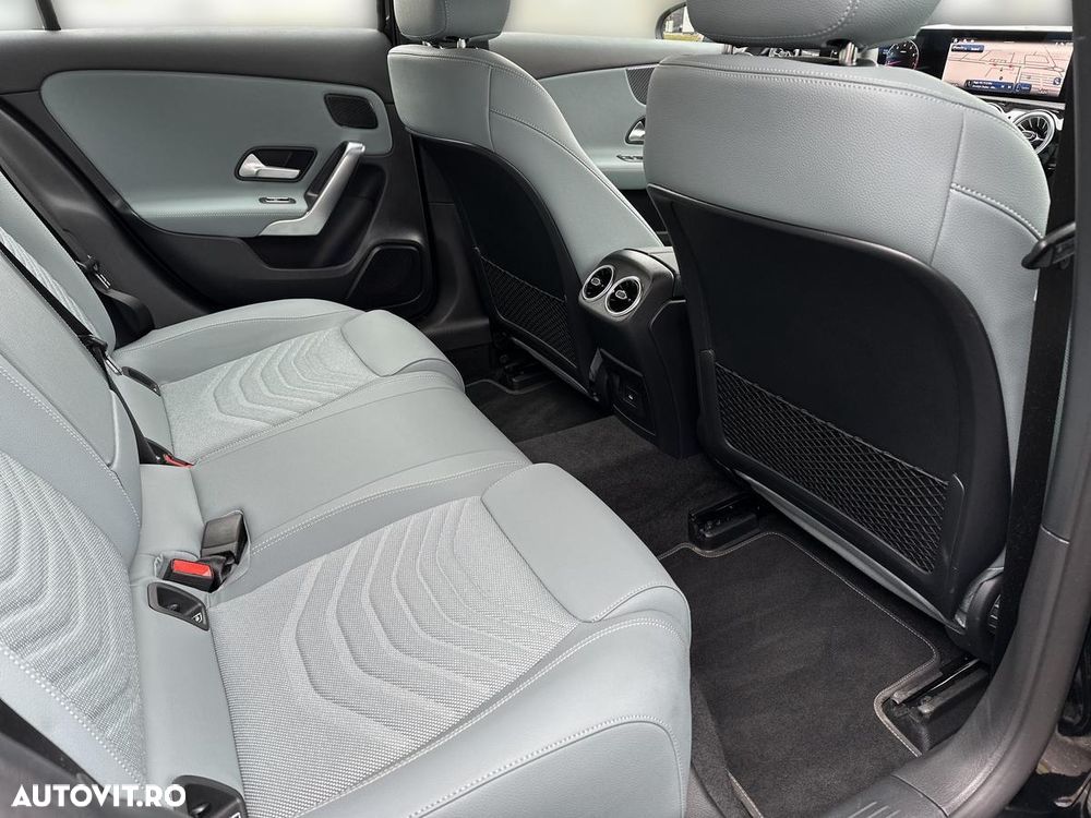 Mercedes-Benz A 180 Sedan 7G-DCT - 16