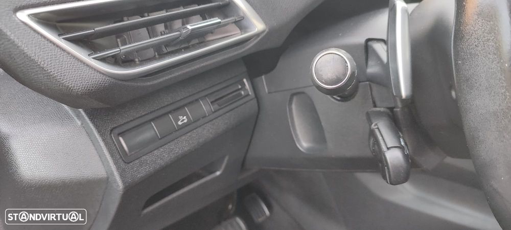 Peugeot 3008 1.6 BlueHDi GT Line Grip Control EAT6 - 26