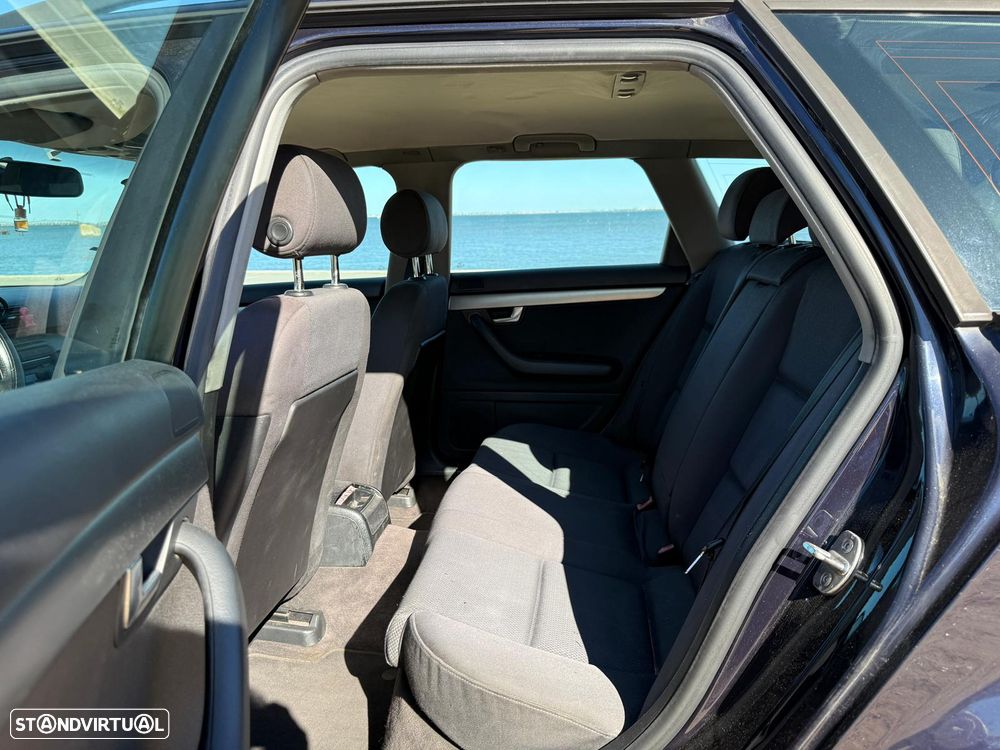 Audi A4 Avant 1.9 TDI m6 - 34