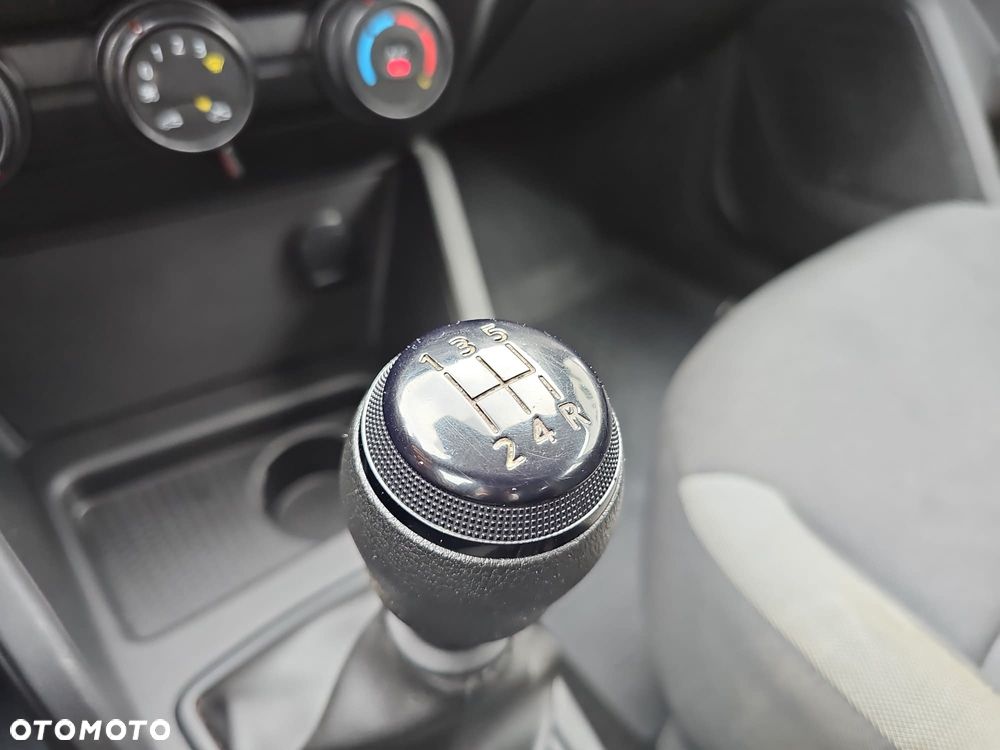 Dacia Duster 1.6 SCe Essential - 25