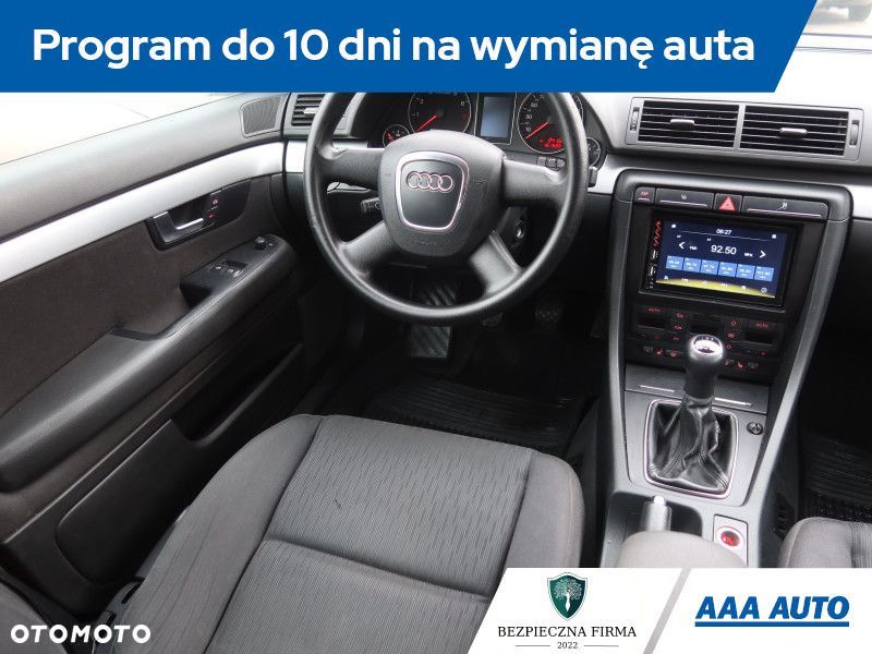 Audi A4 Limousine - 8