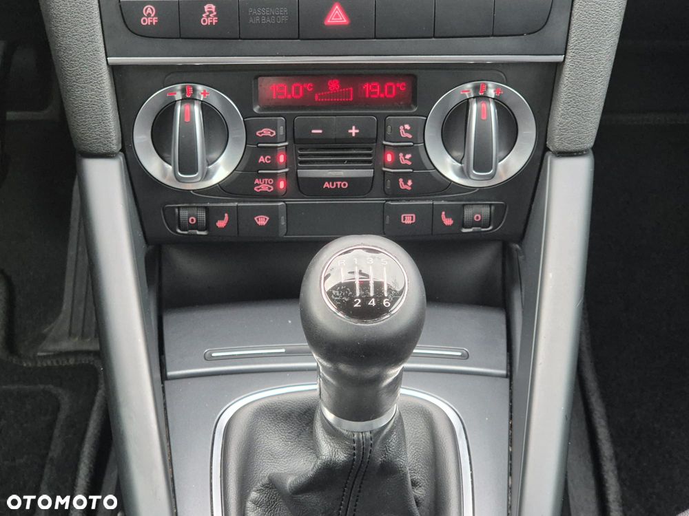 Audi A3 Sportback 1.2 TFSI Attraction - 30