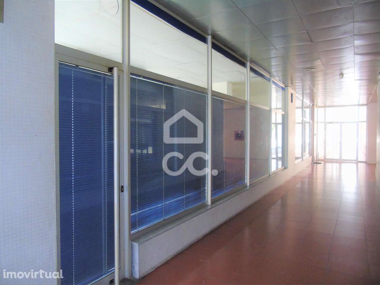 Loja em centro comercial - Selho (São Jorge) - Grande imagem: 4/5