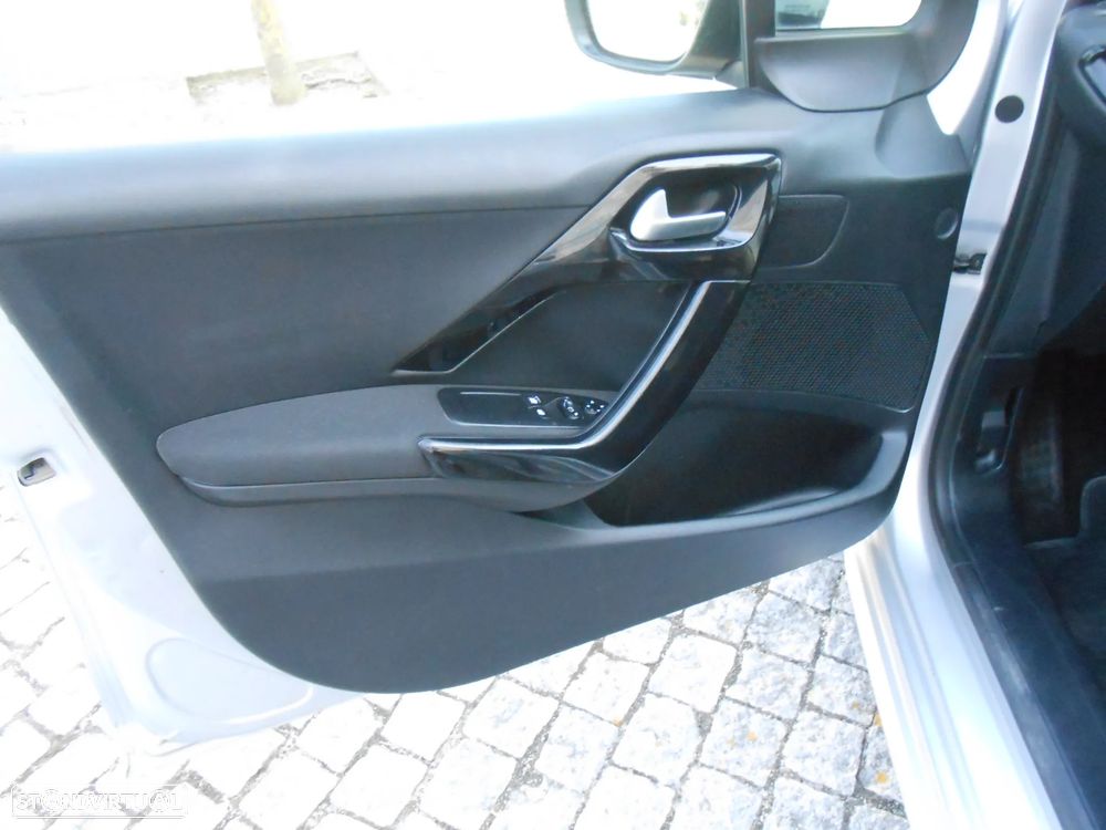 Peugeot 208 1.4 HDi Active - 11