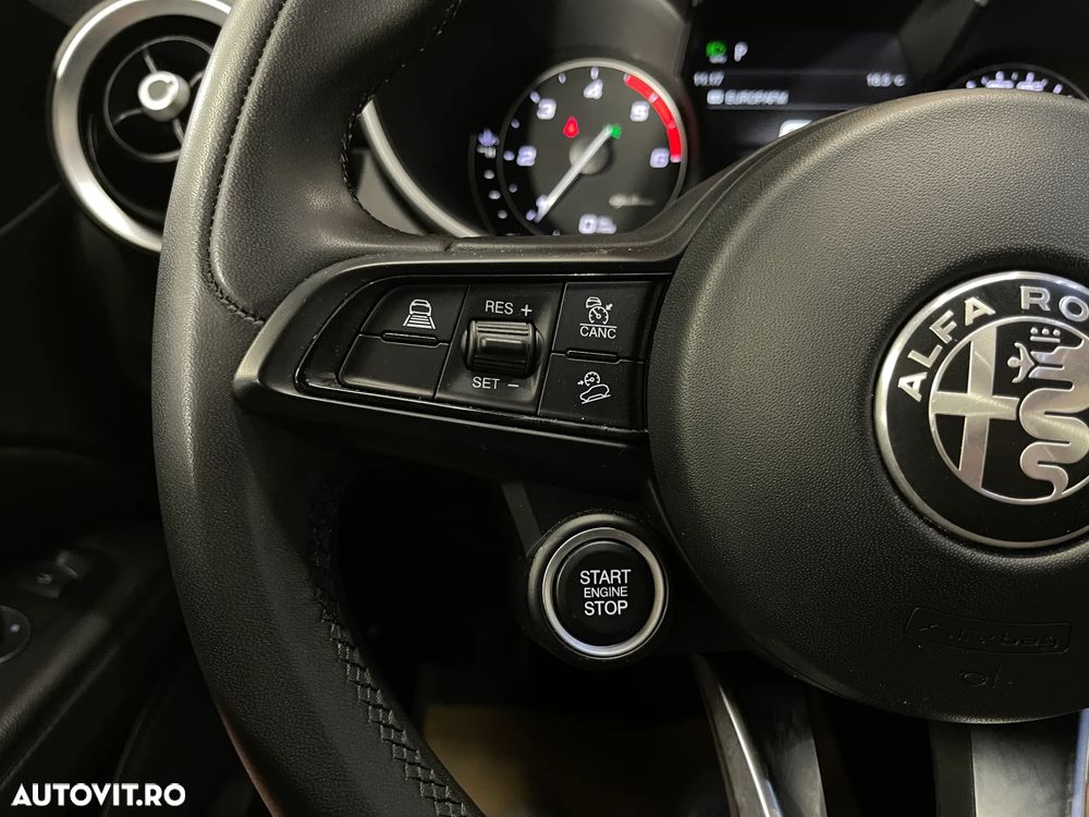 Alfa Romeo Stelvio 2.2 16V AT8 Q4 Business - 25