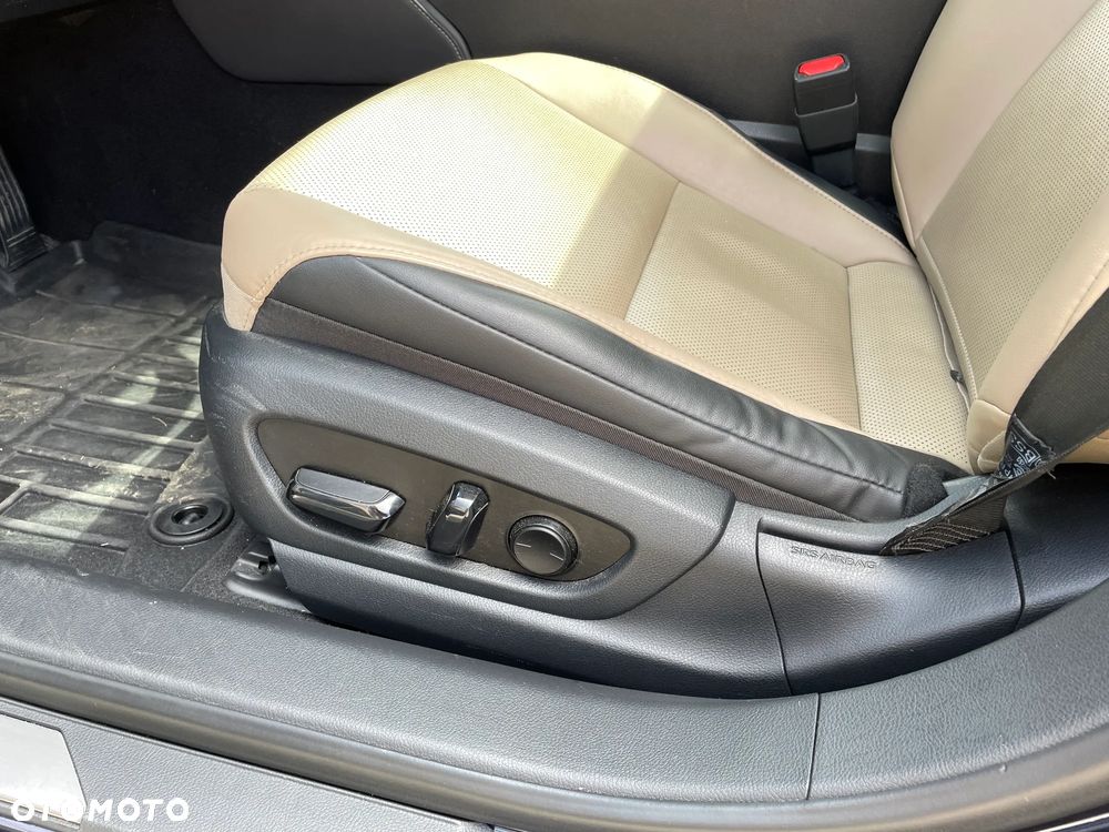 Lexus ES 300h Business Edition - 25