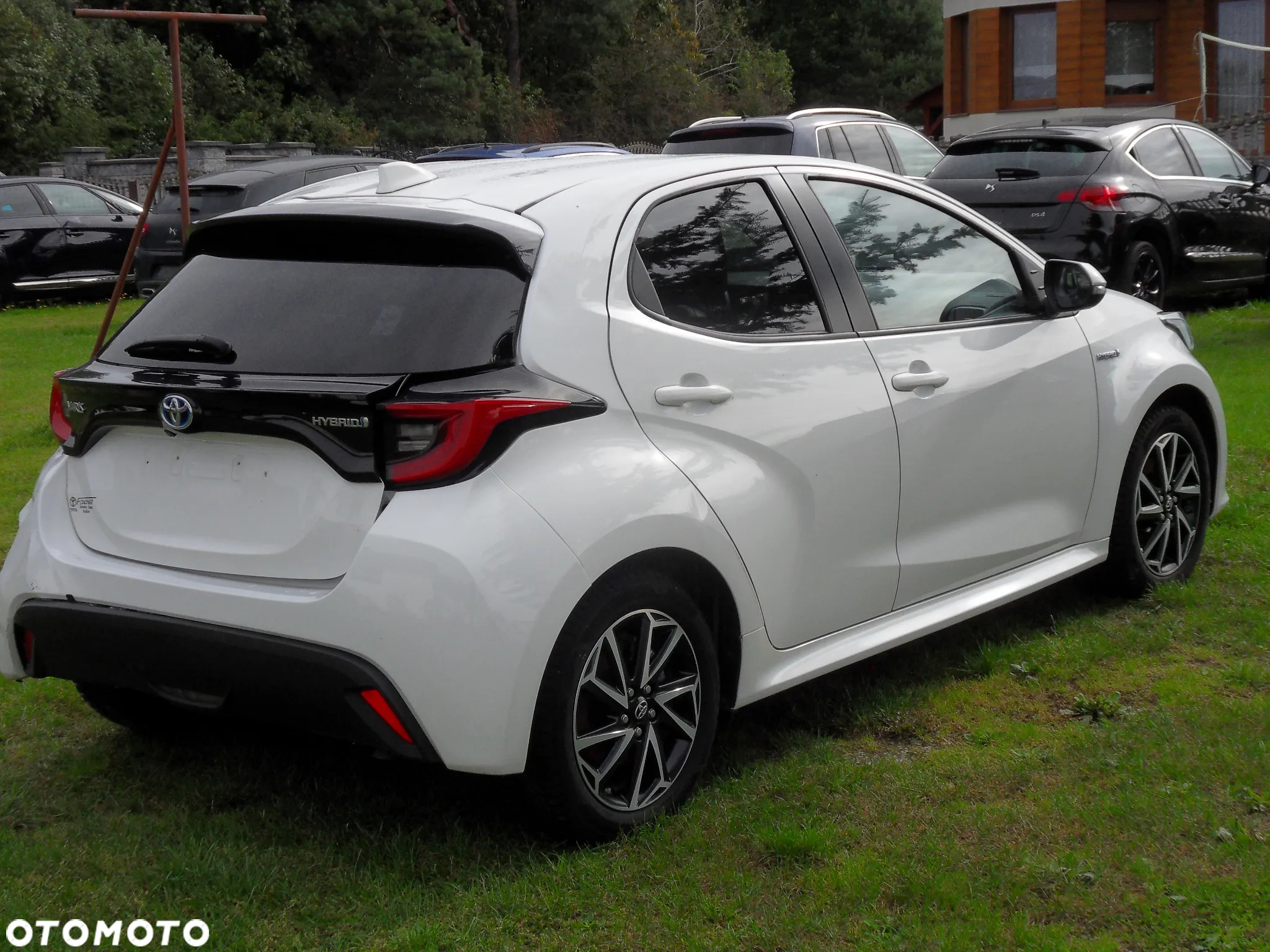 Toyota Yaris Hybrid 1.5 VVT-i Lounge - 5
