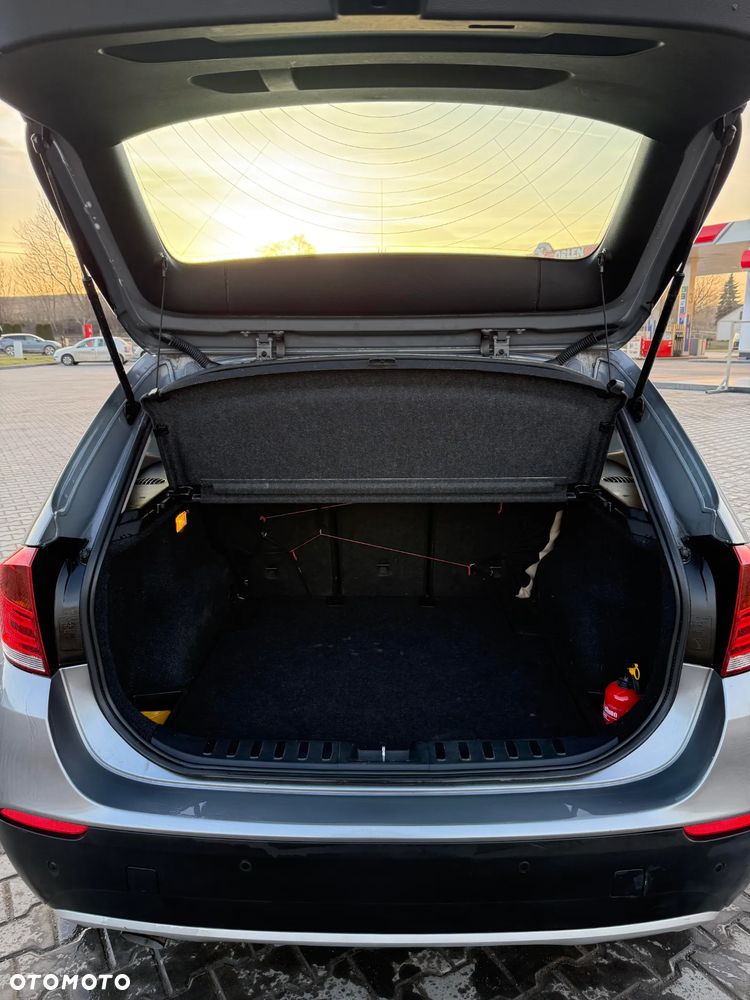 BMW X1 xDrive18d - 10