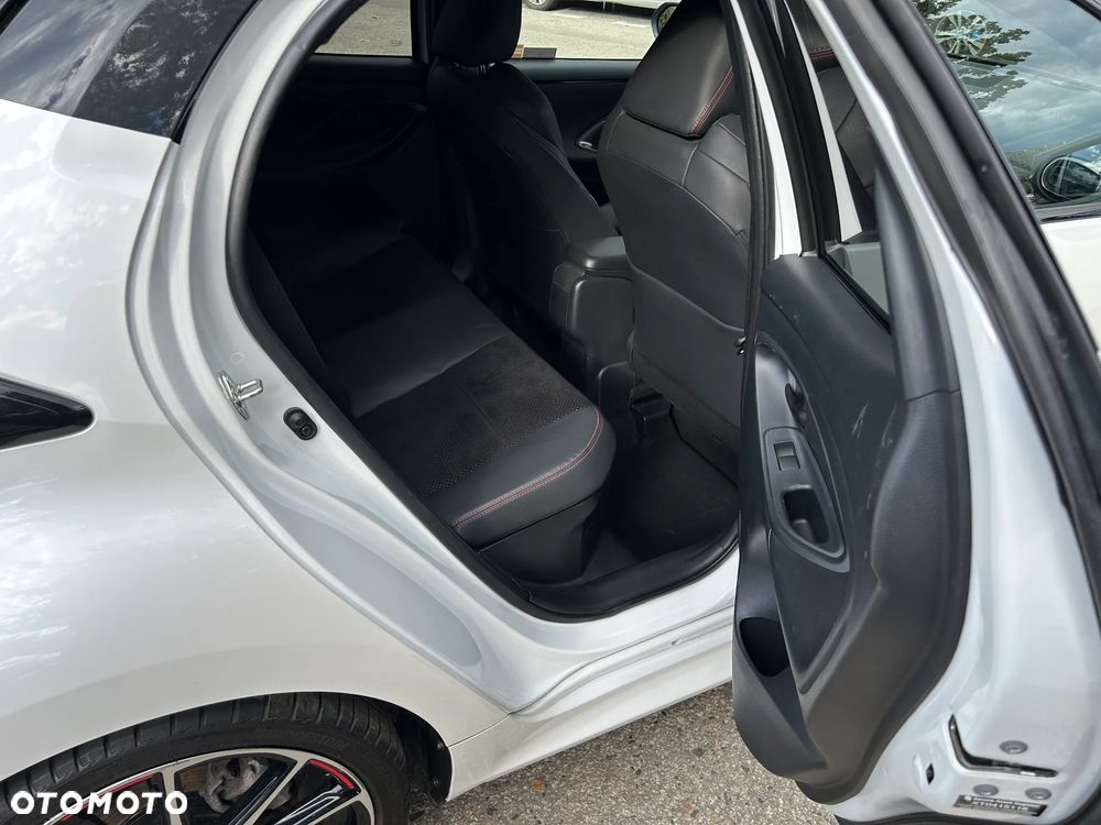 Toyota Yaris Hybrid 1.5 GR Sport - 16