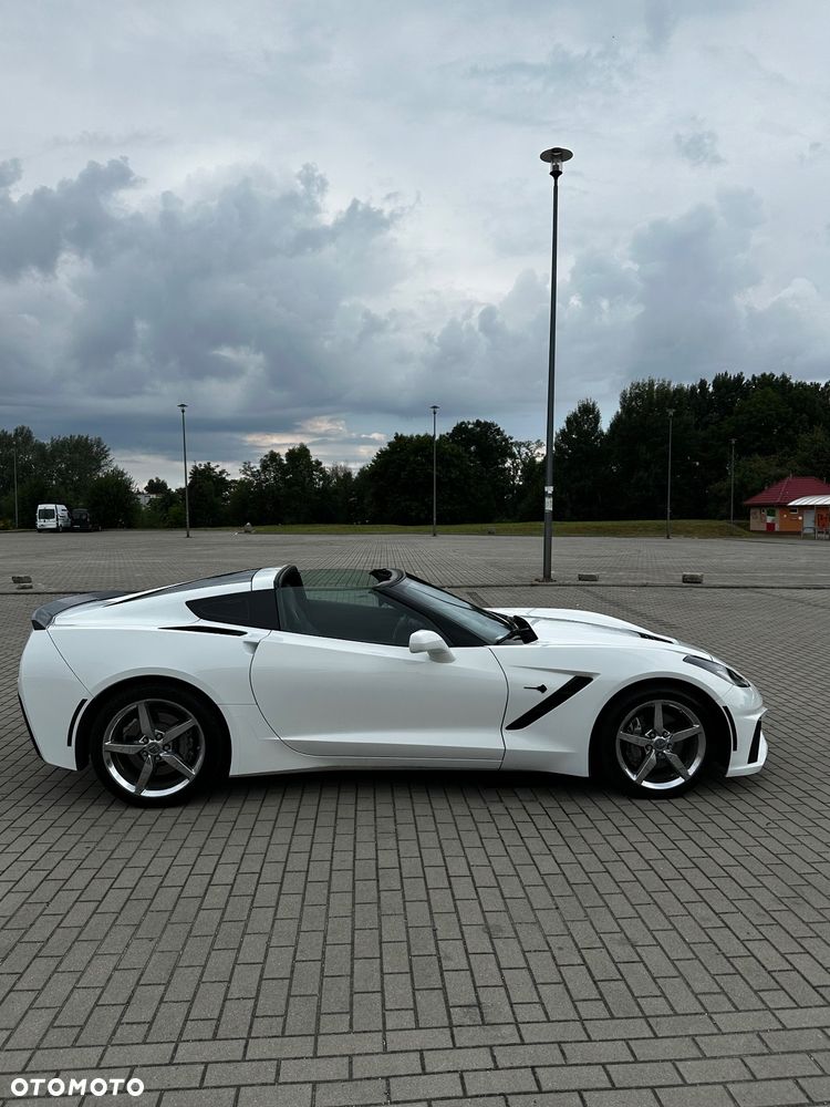 Chevrolet Corvette - 11