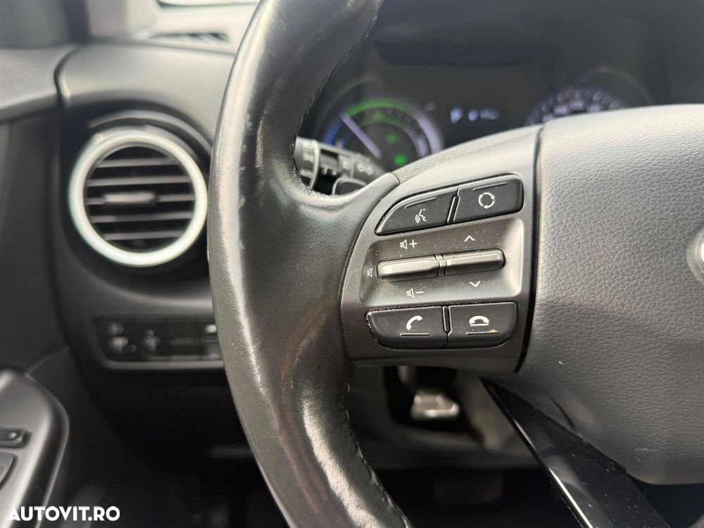 Hyundai KONA - 16