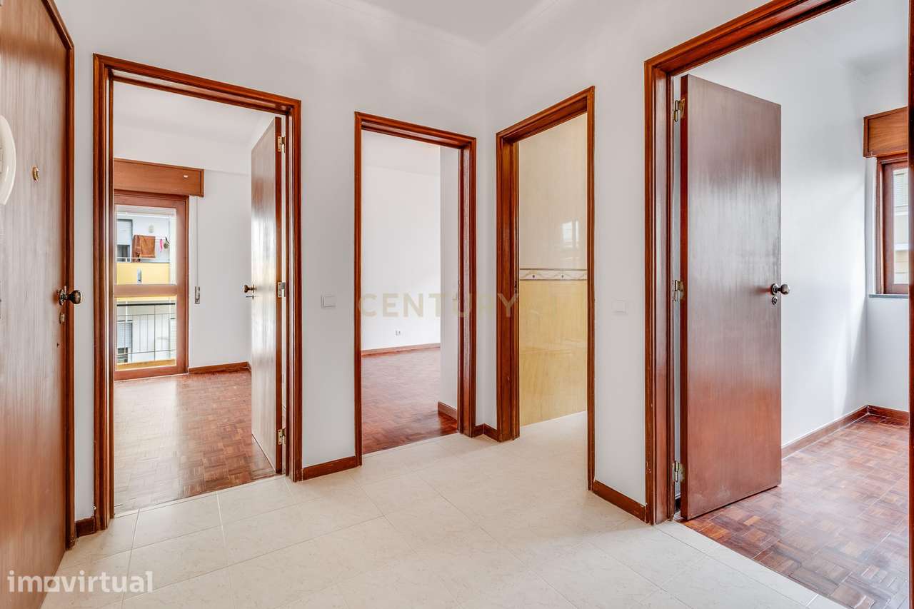 Apartamento T 4  em Faro no centro da cidade a 300m do mercado Municip - Grande imagem: 3/27