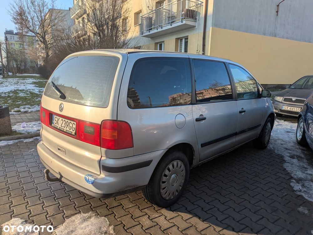 Volkswagen Sharan 1.9 TDI Comfortline Tiptr - 20
