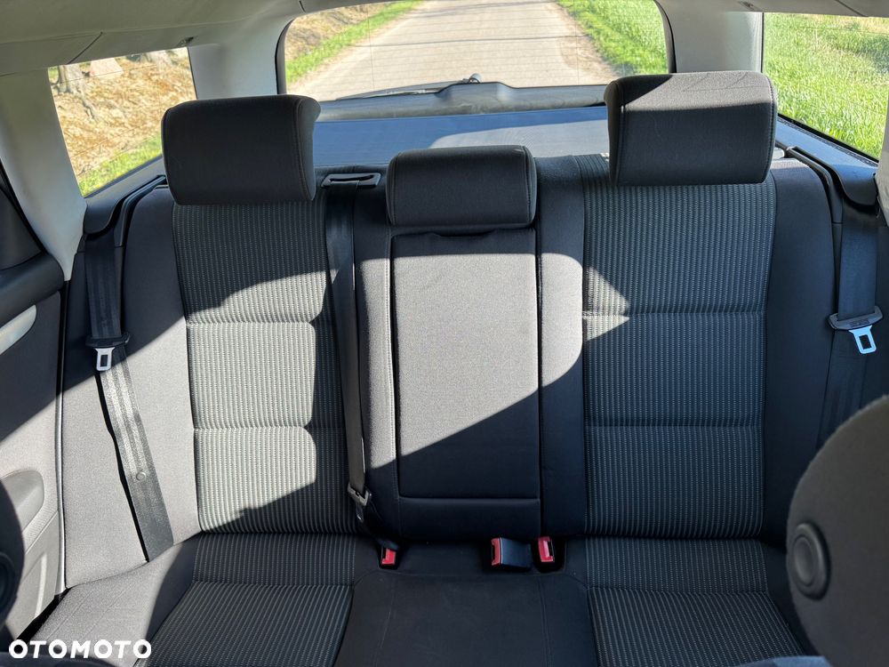 Audi A4 Avant 2.0 TDI - 17