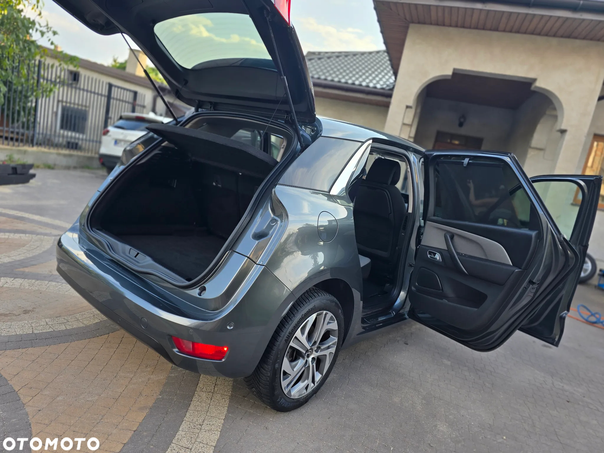 Citroën C4 Picasso - 11