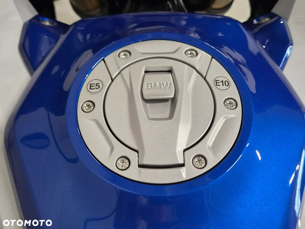 BMW XR - 18