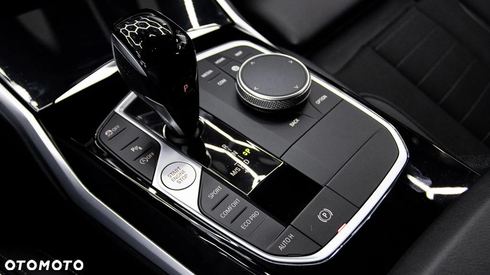 BMW Seria 3 320i Sport Line - 24