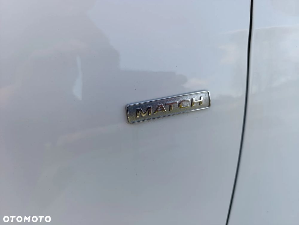 Volkswagen Golf 1.6 TDI DPF BlueMotion Technology MATCH - 9