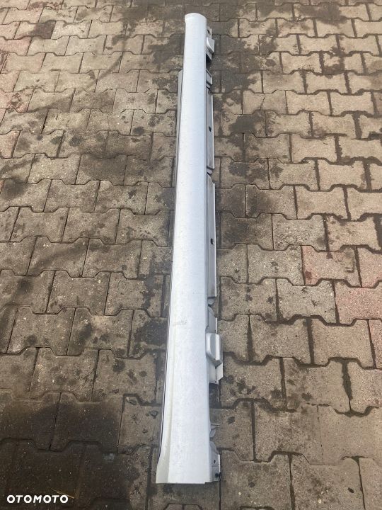 MERCEDES C 205 LISTWA PROGOWA PRAWA 2056907202 - 1