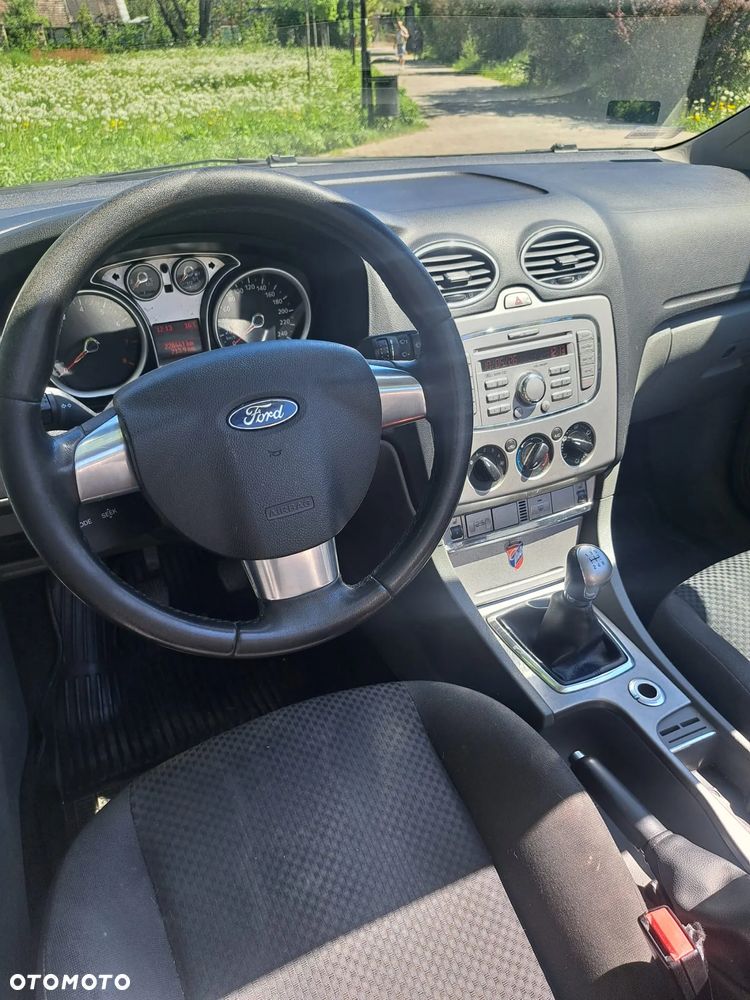 Ford Focus 1.6 16V Trend - 16