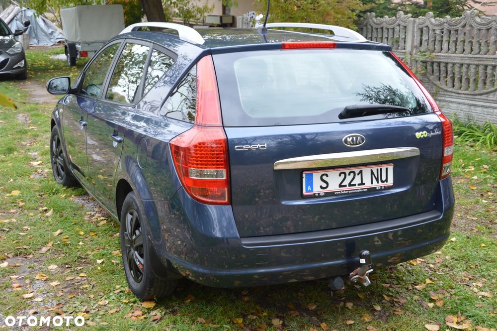 Kia Ceed 2010 photo 4