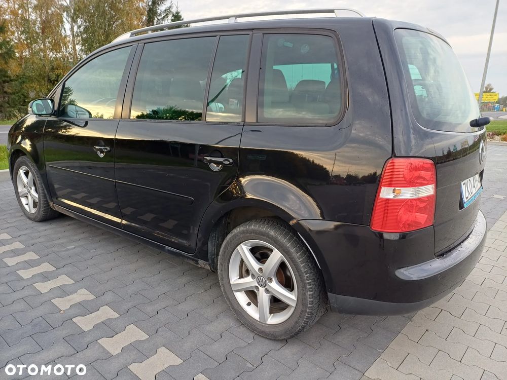 Volkswagen Touran 2006 photo 4