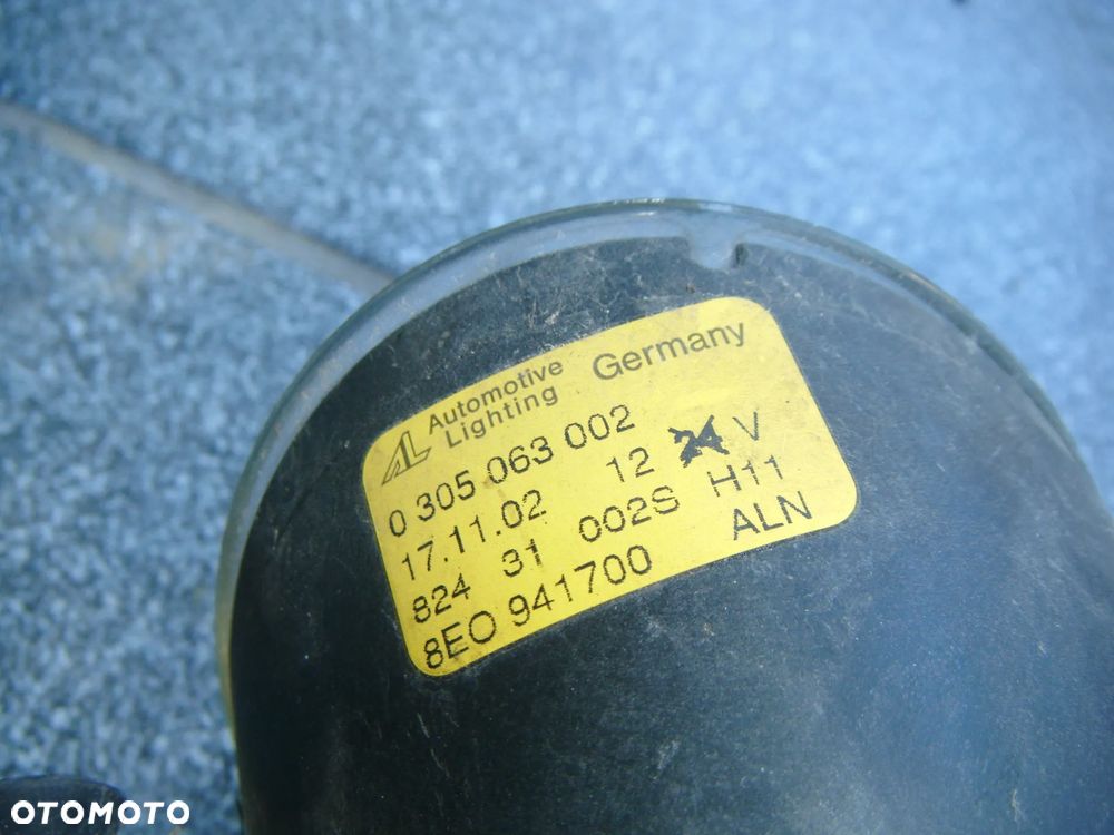 audi a4 b6 halogen prawy przód 8e0941700 - 3