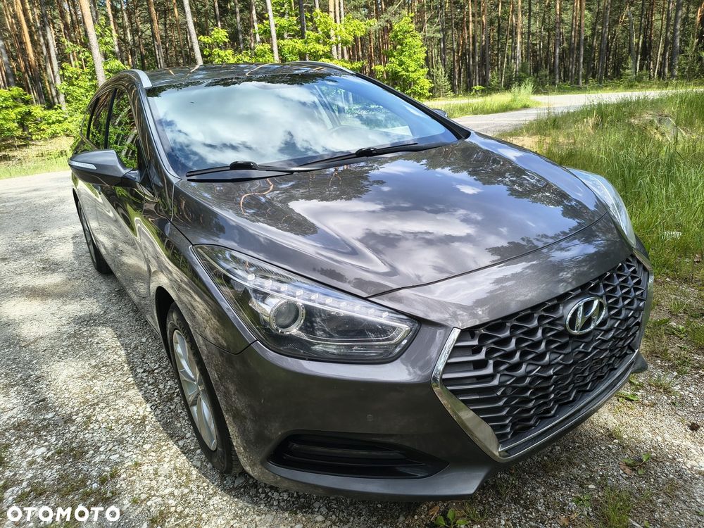 Hyundai i40 Kombi blue 1.6 CRDi DCT Space Plus - 2