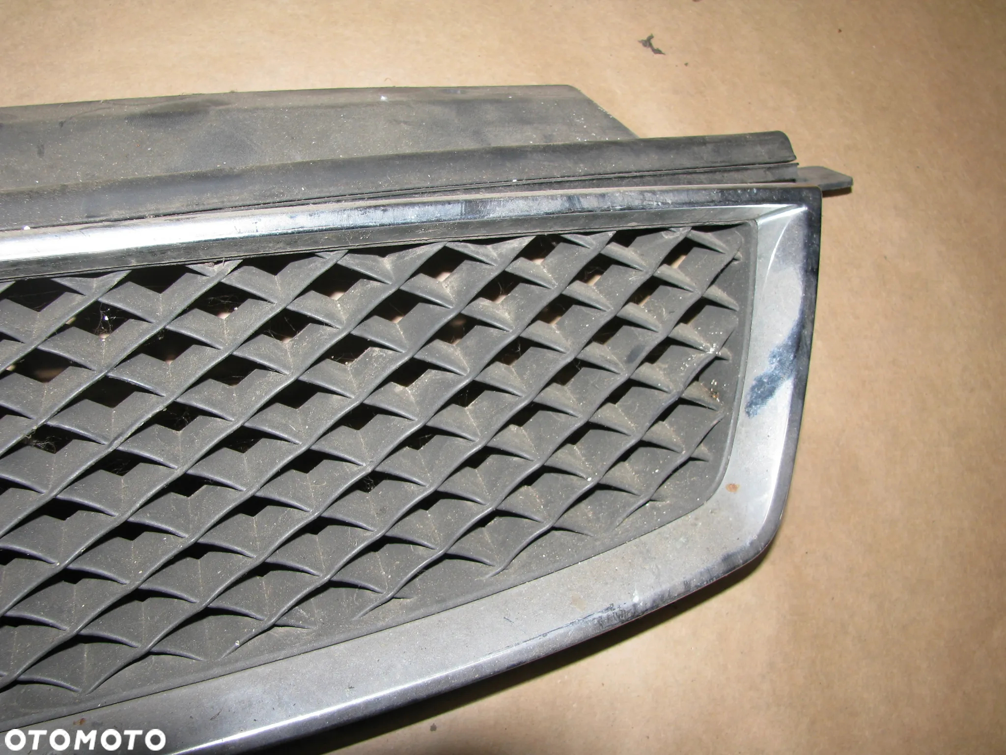 GRILL ATRAPA FORD C-MAX I - 4