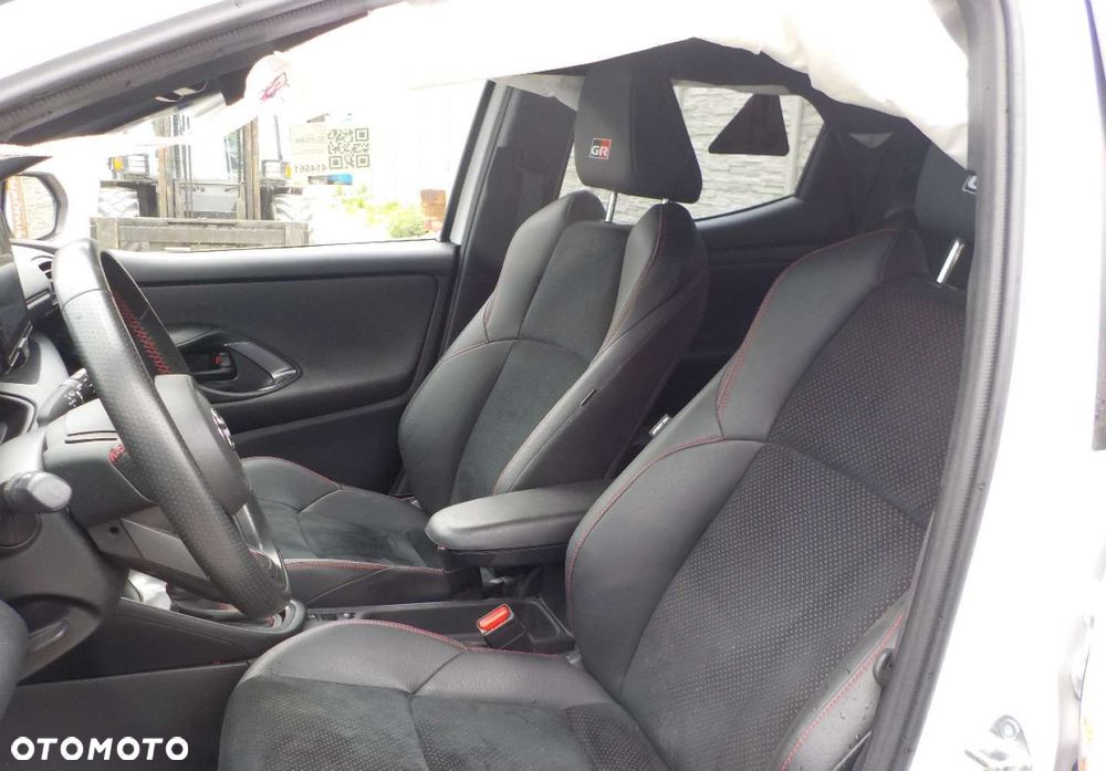 Toyota Yaris - 22