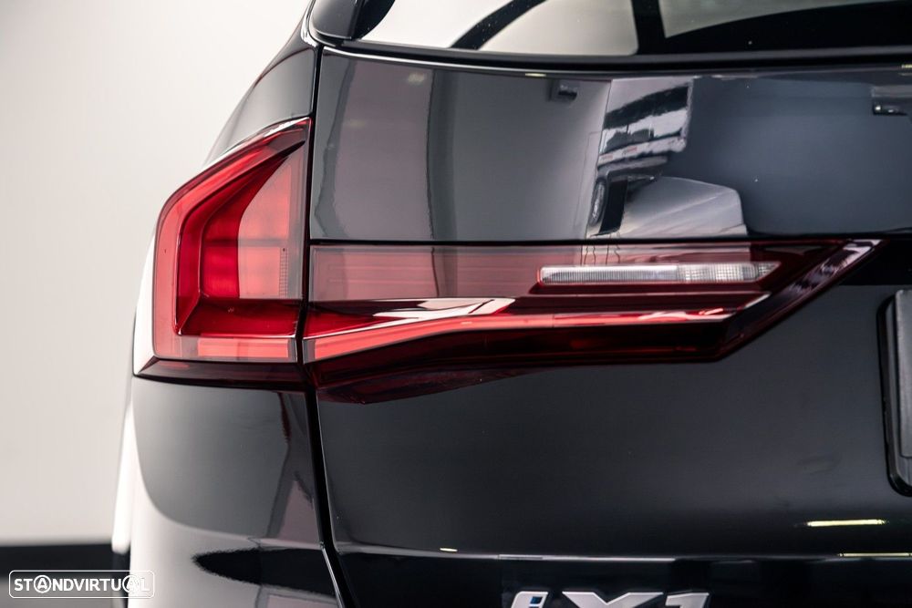 BMW iX1 xDrive30 - 9