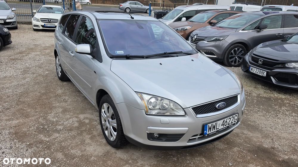 Ford Focus 1.6 Ghia - 1