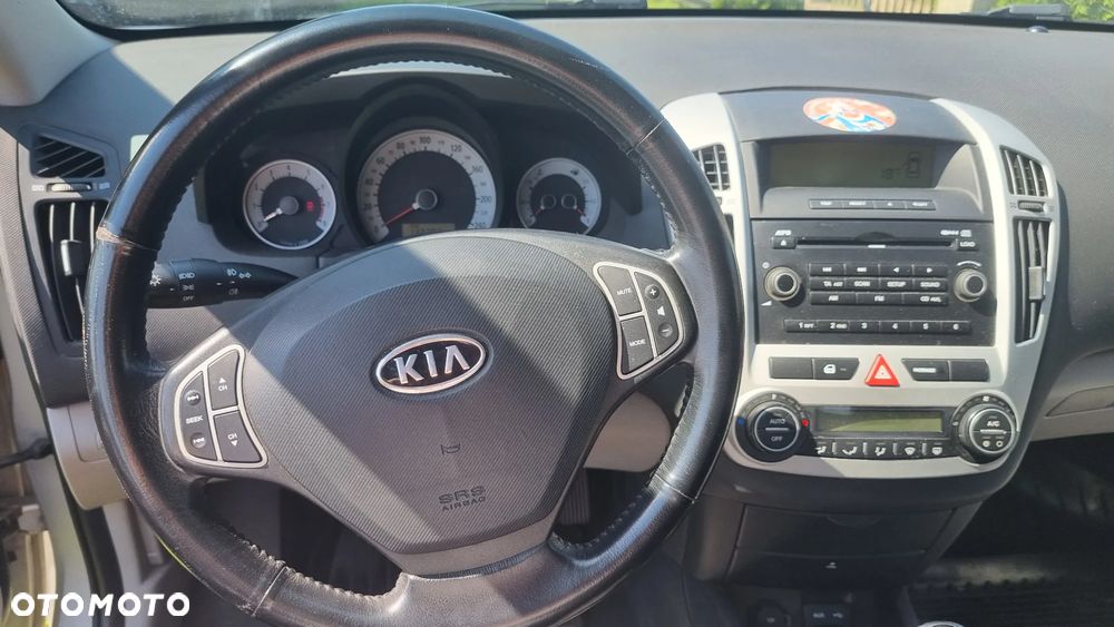 Kia Ceed - 16