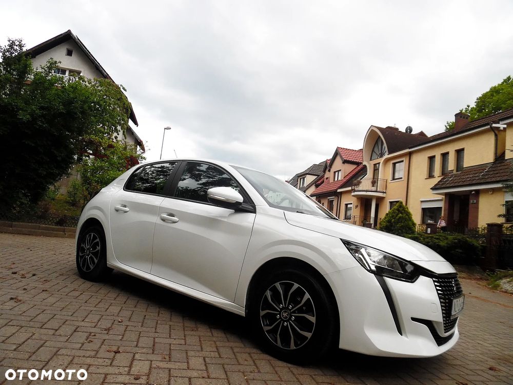 Peugeot 208 - 11