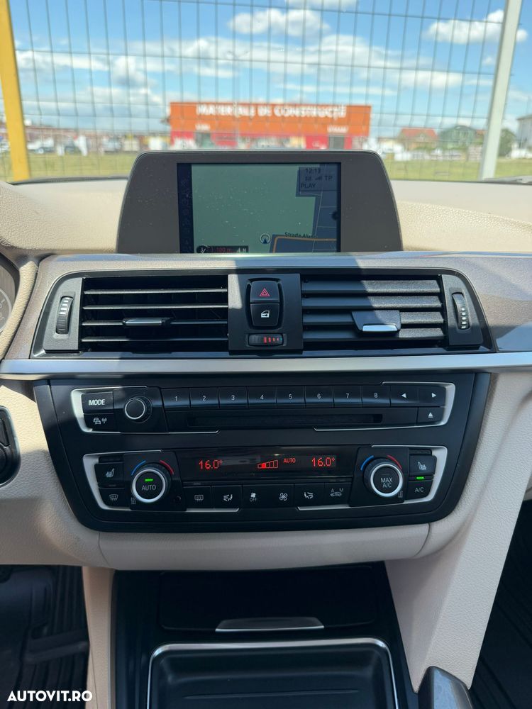 BMW Seria 3 320d xDrive - 17