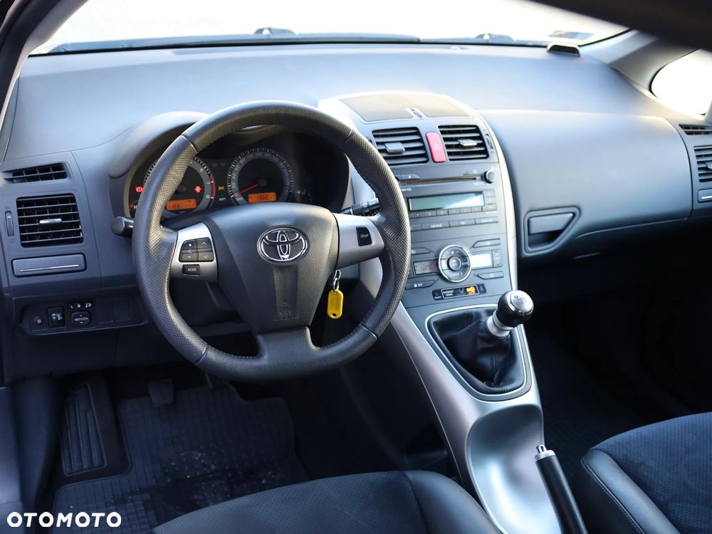 Toyota Auris 1.6 Prestige - 26
