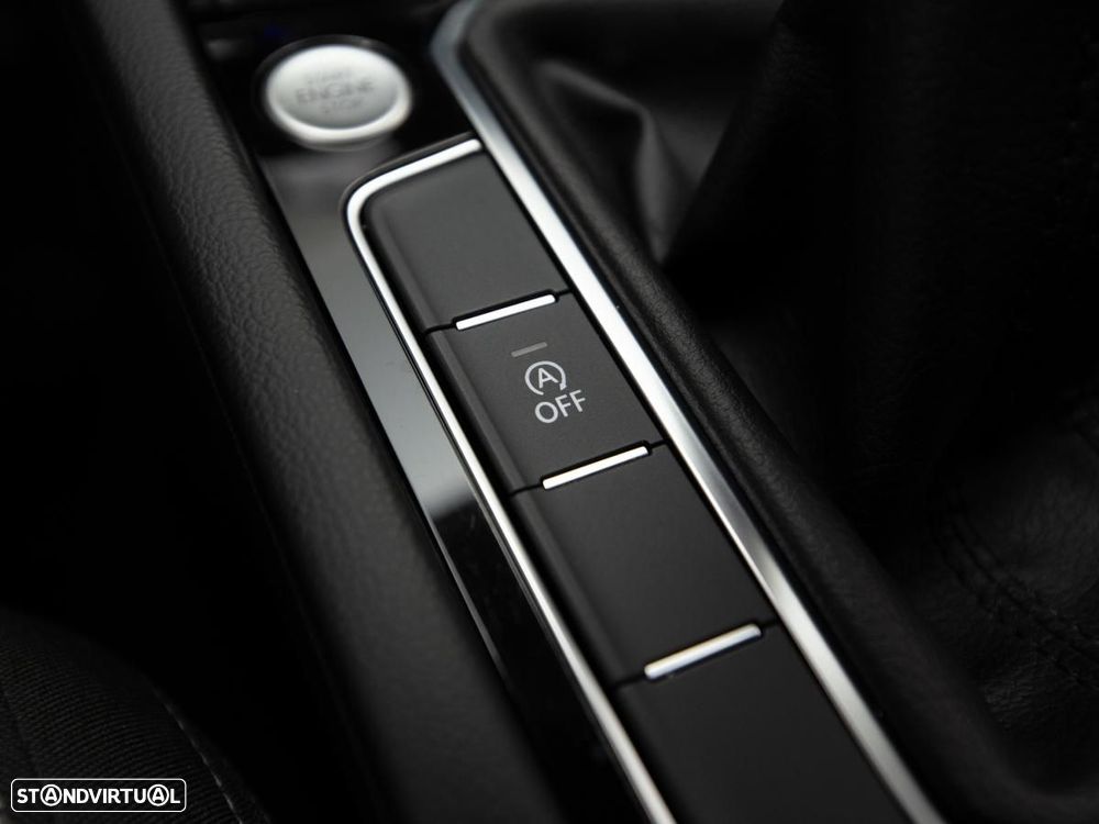 VW Passat Variant 2.0 TDi Business - 19