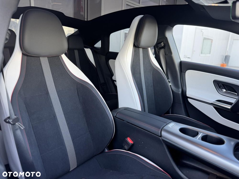 Mercedes-Benz CLA 200 mHEV 4-Matic 8G-DCT - 12