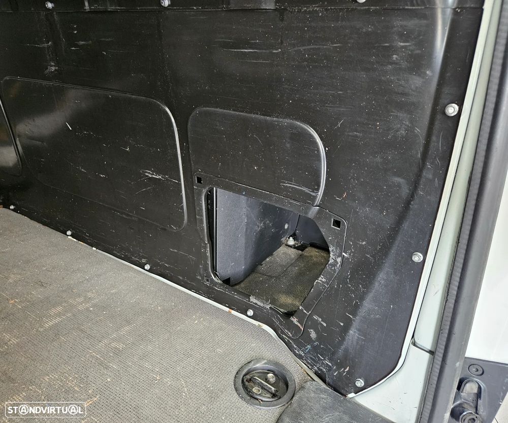 VW Transporter 2.0 TDi 150 L2H1 - 35