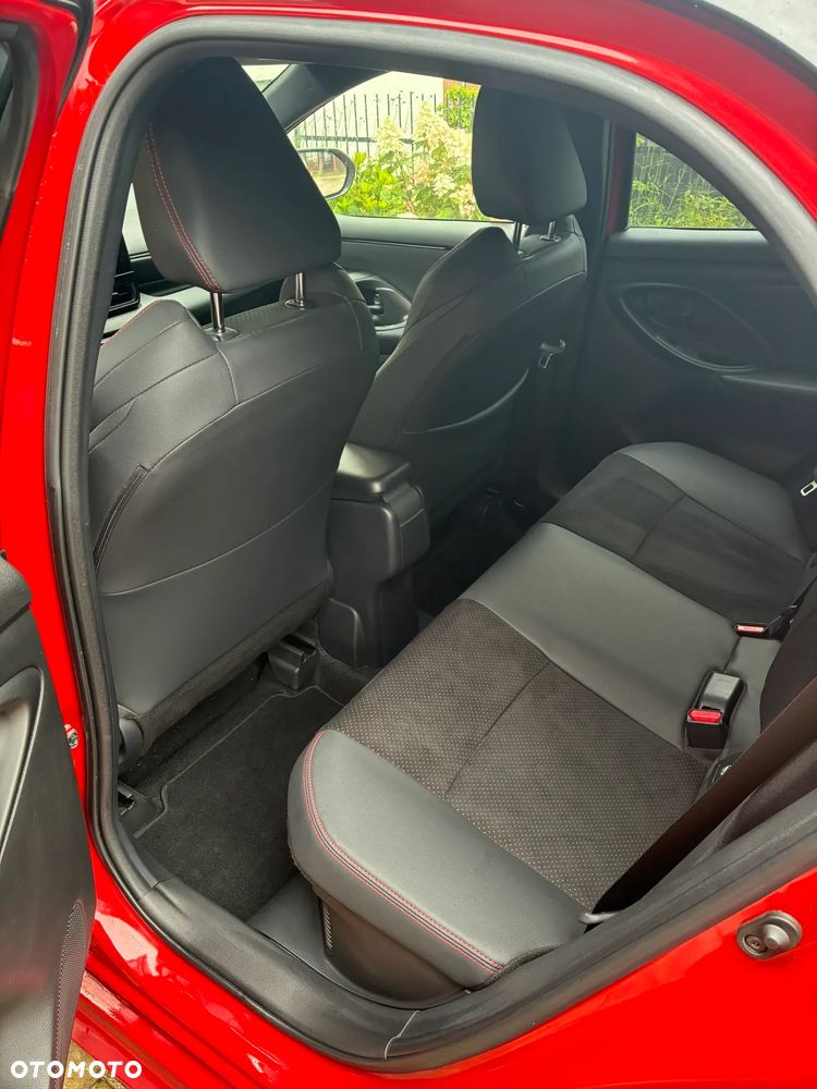 Toyota Yaris Hybrid 1.5 GR Sport - 12