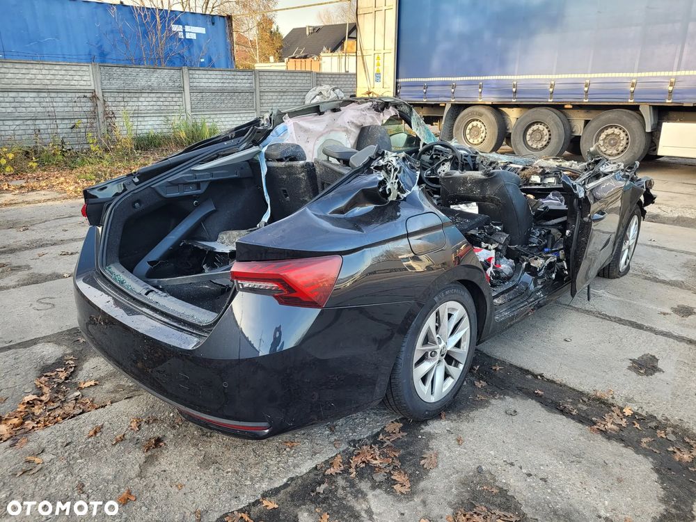 Skoda Octavia 2.0 TDI Selection DSG - 6