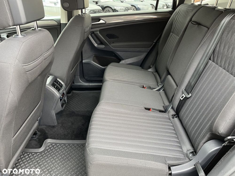Volkswagen Tiguan Allspace 2.0 TSI 4Mot Elegance DSG - 17