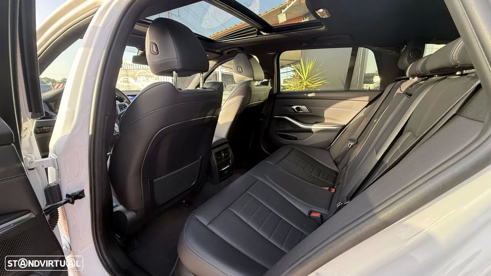 BMW 330 e Pack Desportivo M Auto - 16