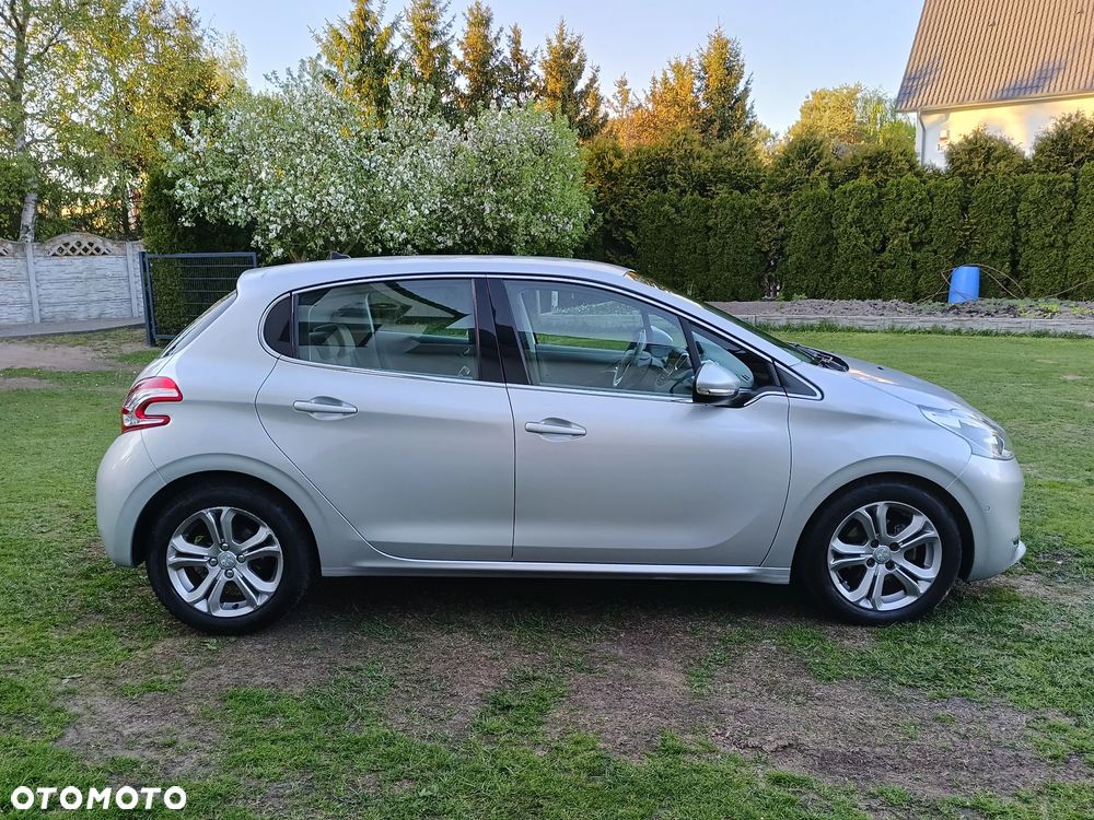 Peugeot 208 120 VTI Automatik Allure - 5